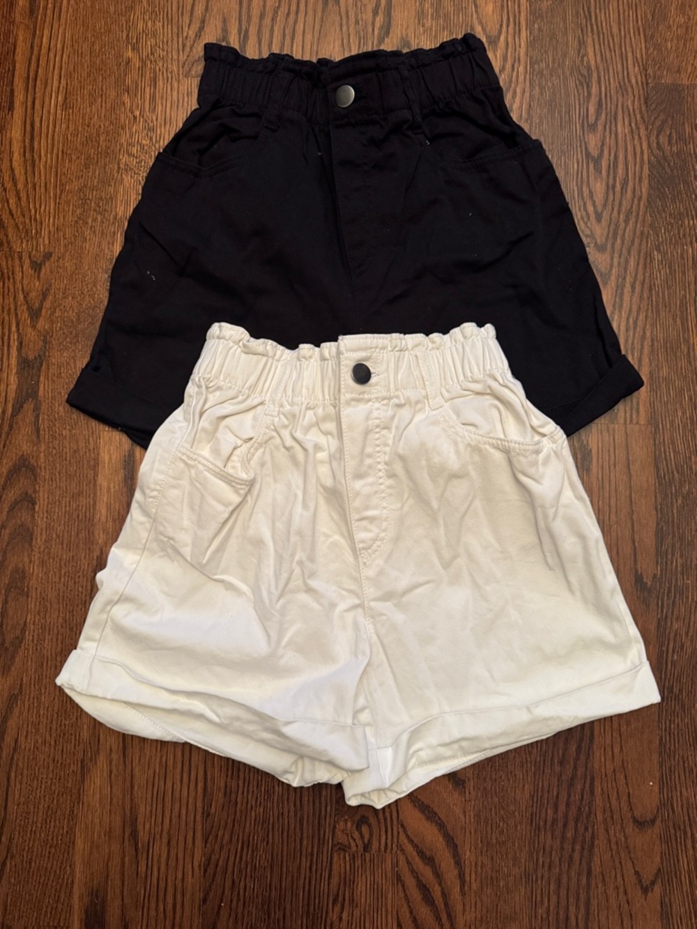 ☮️☮️ H&M Black Elastic-Waist Shorts